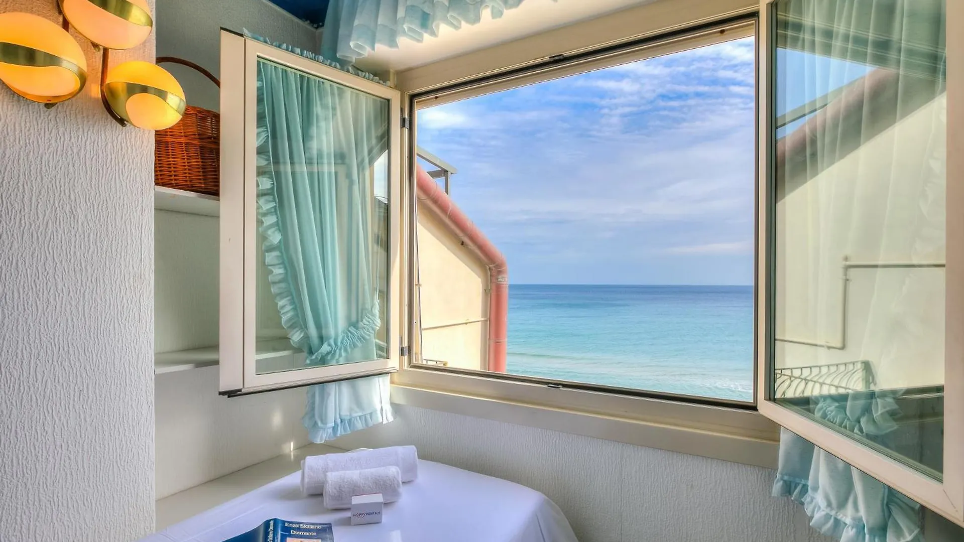 Il Bijou Di Rossella - Beach Front - Happy Rentals Alassio