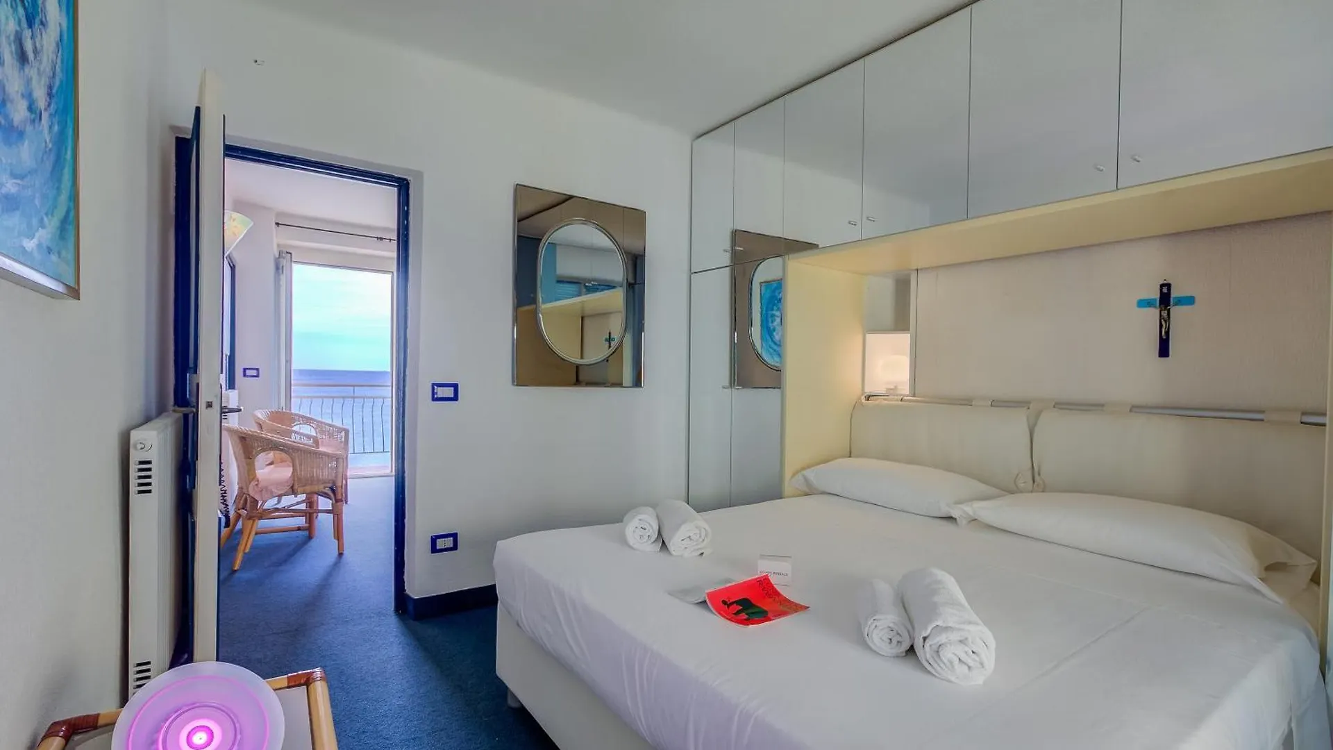 Il Bijou Di Rossella - Beach Front - Happy Rentals Alassio Italy