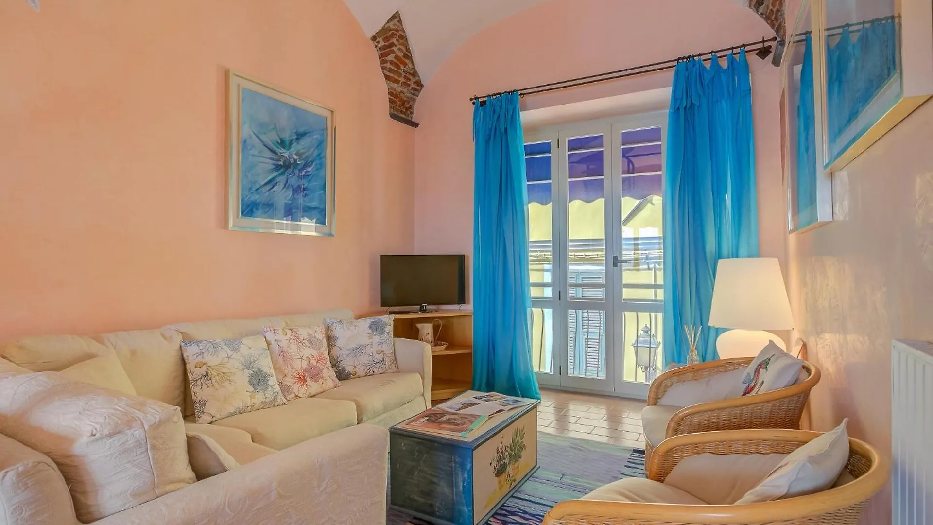 Apartment Il Bijou Di Rossella - Beach Front - Happy Rentals Alassio